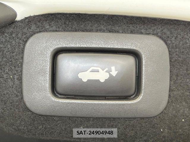 Lexus LS 2014-12 6815714-7