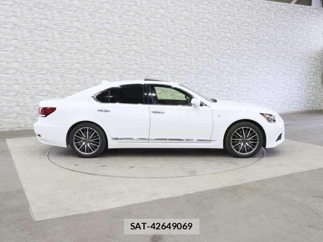Lexus LS 2016-01 7221000-13