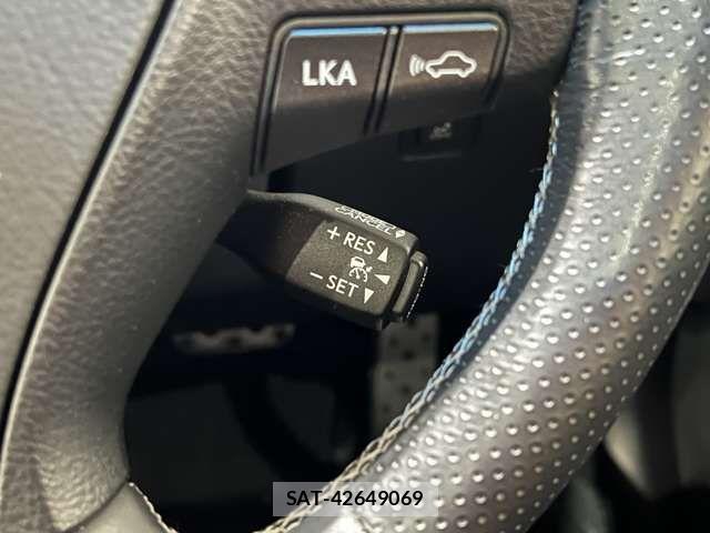 Lexus LS 2016-01 7221000-8