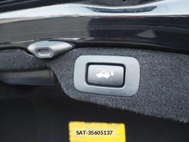 Lexus LS 2012-10 7220993-11