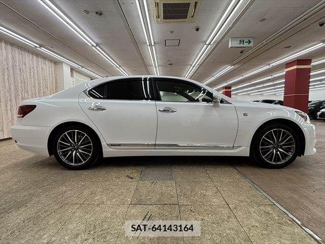 Lexus LS 2015-08 7251326-15
