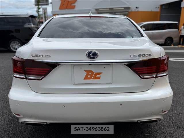 Lexus LS 2016-08 7328044-13