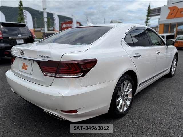 Lexus LS 2016-08 7328044-14