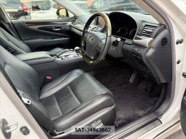 Lexus LS 2016-08 7328044-15