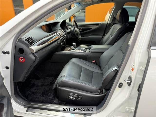 Lexus LS 2016-08 7328044-16