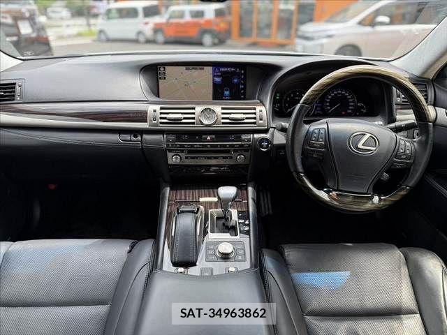 Lexus LS 2016-08 7328044-1