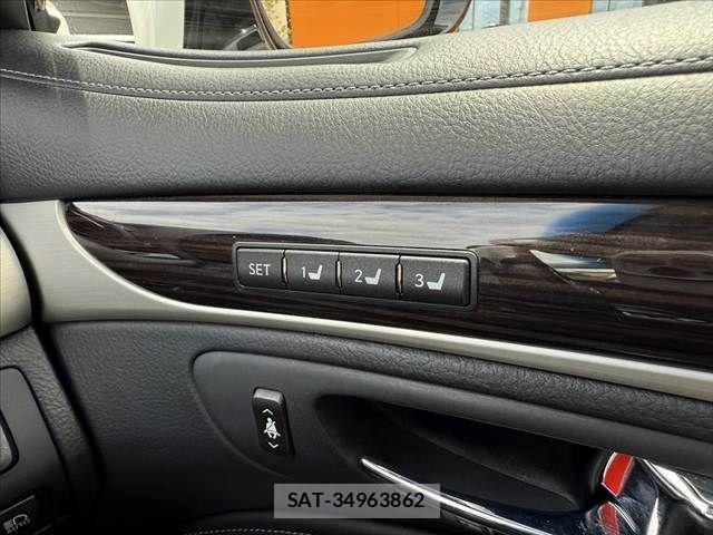 Lexus LS 2016-08 7328044-21