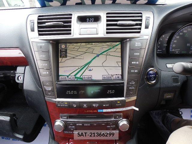 Lexus LS 2012-03 7328046-14