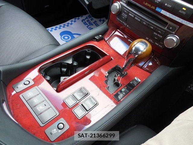 Lexus LS 2012-03 7328046-17