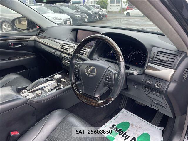 Lexus LS 2014-05 7358505-11