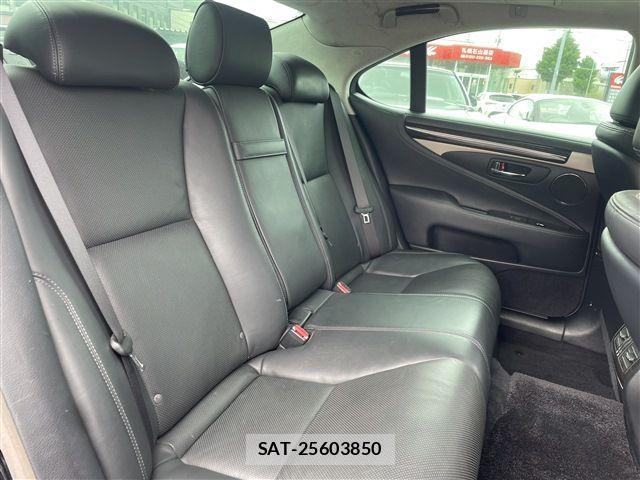 Lexus LS 2014-05 7358505-15