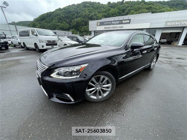 Lexus LS 2014-05 7358505-1