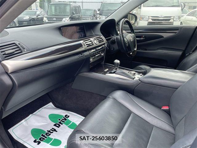 Lexus LS 2014-05 7358505-19