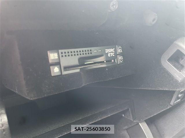 Lexus LS 2014-05 7358505-25