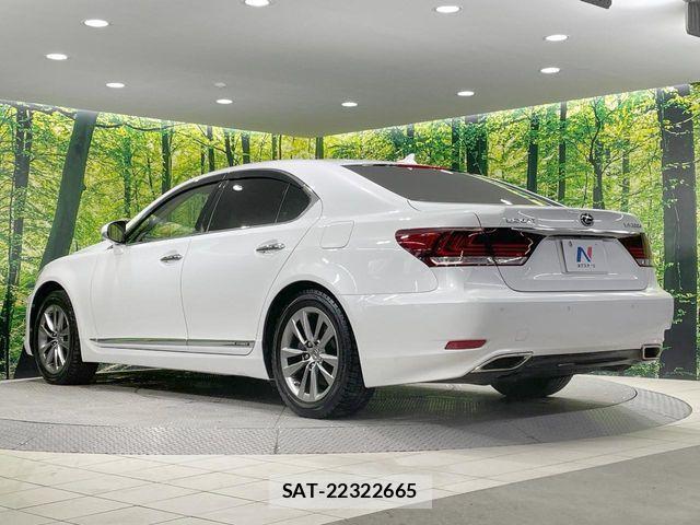 Lexus LS 2012-11 7392680-17