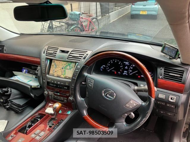 Lexus LS 2007-07 7617679-18