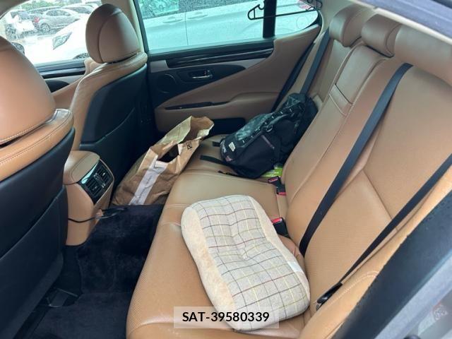 Lexus LS 2015-06 7617671-11