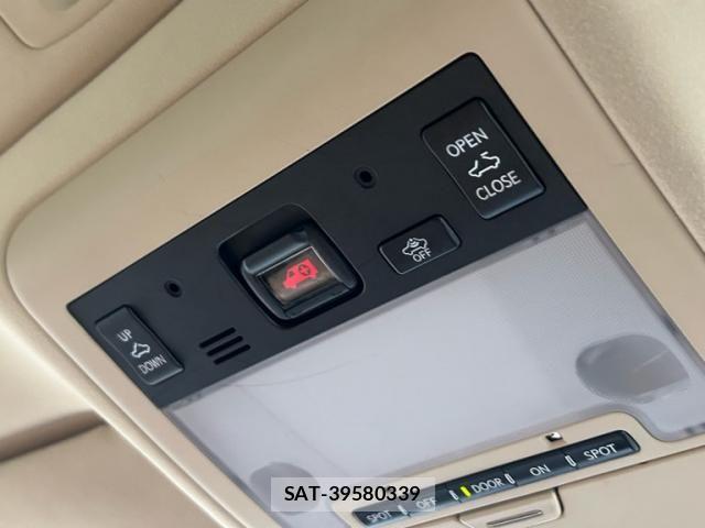 Lexus LS 2015-06 7617671-14