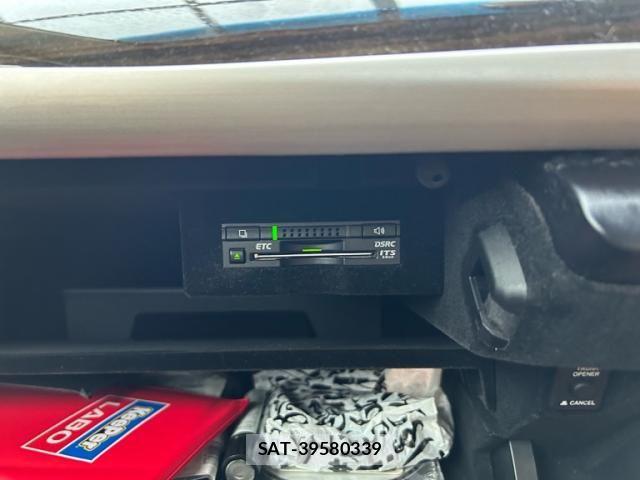 Lexus LS 2015-06 7617671-16