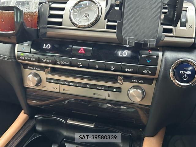 Lexus LS 2015-06 7617671-17