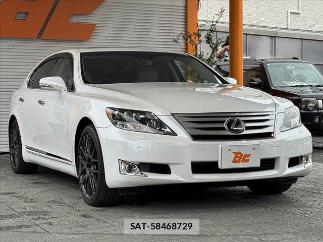 Lexus LS 2010-09 7617670-9