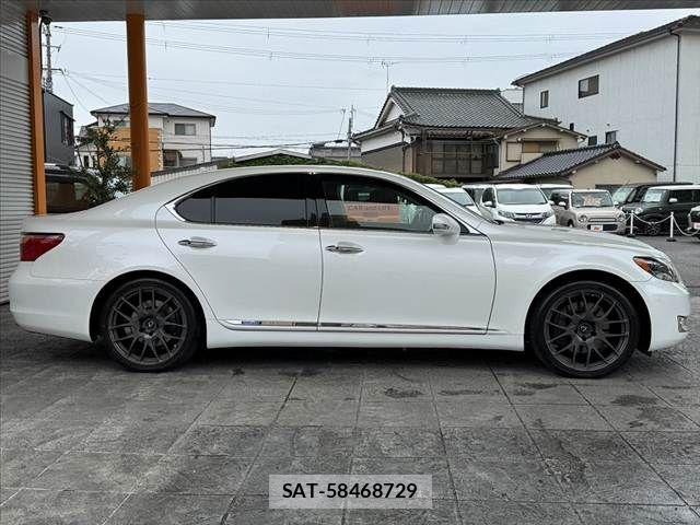 Lexus LS 2010-09 7617670-10