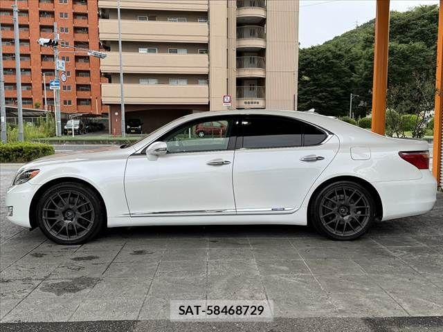 Lexus LS 2010-09 7617670-11
