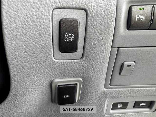 Lexus LS 2010-09 7617670-23
