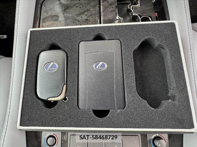 Lexus LS 2010-09 7617670-26