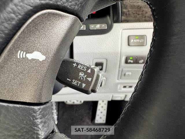 Lexus LS 2010-09 7617670-27