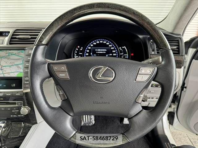 Lexus LS 2010-09 7617670-6