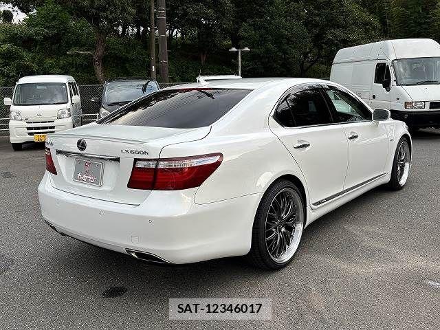 Lexus LS 2007-09 7877363-25