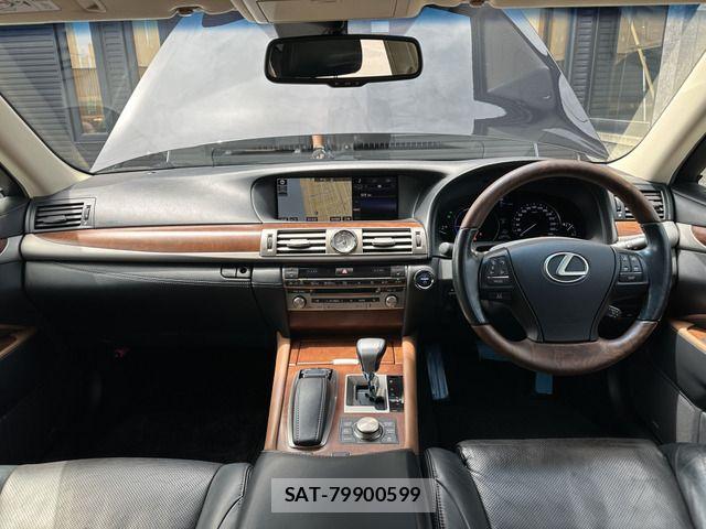 Lexus LS 2015-03 7877362-9