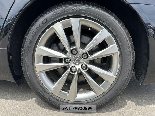 Lexus LS 2015-03 7877362-13