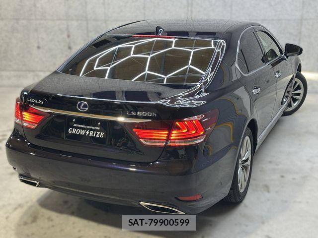 Lexus LS 2015-03 7877362-17