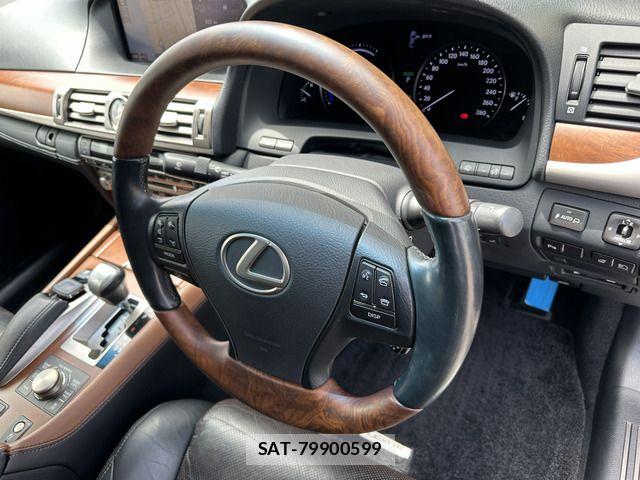 Lexus LS 2015-03 7877362-8