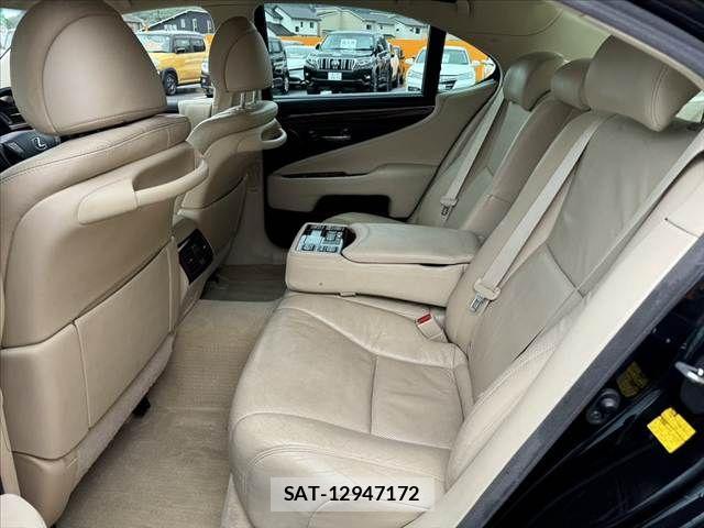 Lexus LS 2010-03 7877370-18