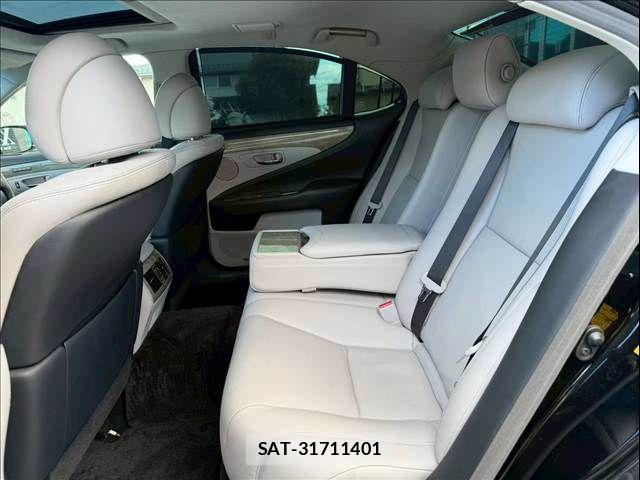 Lexus LS 2010-01 7902857-13