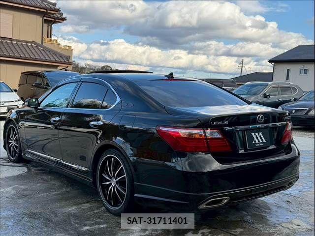 Lexus LS 2010-01 7902857-4