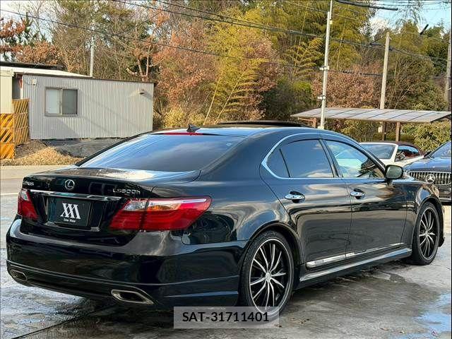 Lexus LS 2010-01 7902857-5