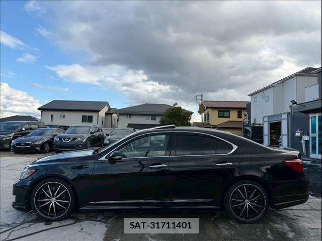 Lexus LS 2010-01 7902857-7