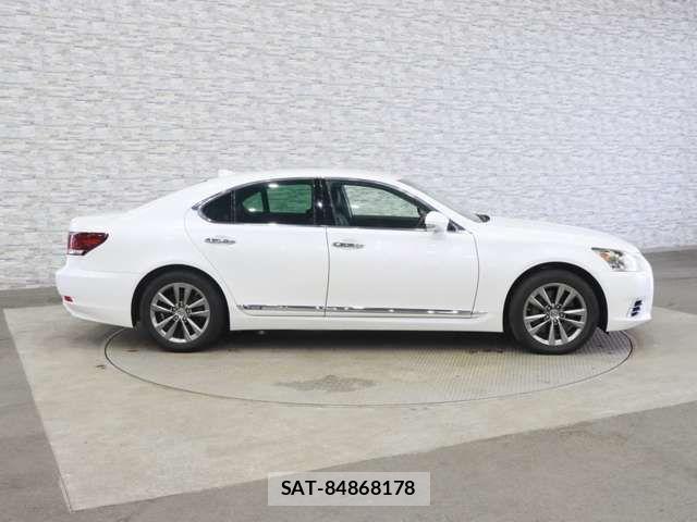Lexus LS 2013-10 7962412-11