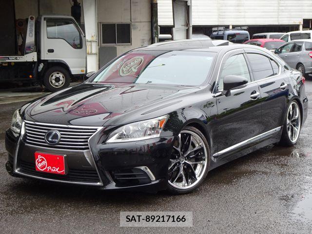 Lexus LS 2013-09 8208390-0