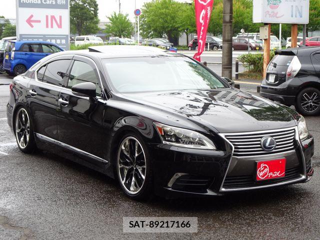 Lexus LS 2013-09 8208390-3