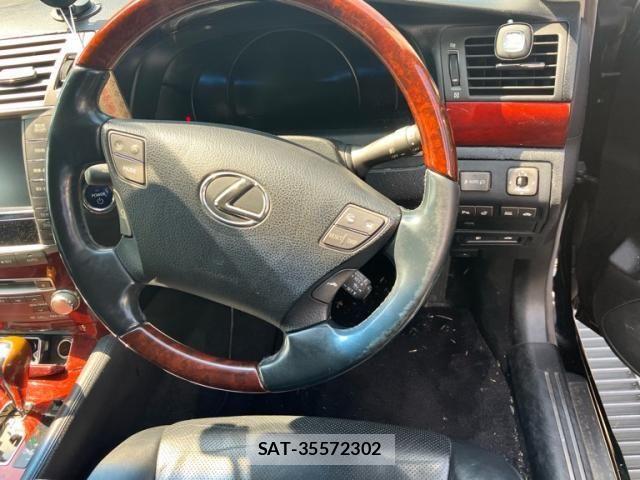 Lexus LS 2011-09 8245728-10