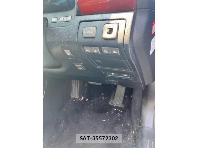 Lexus LS 2011-09 8245728-11
