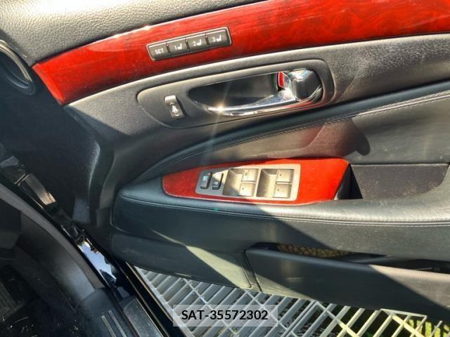 Lexus LS 2011-09 8245728-12