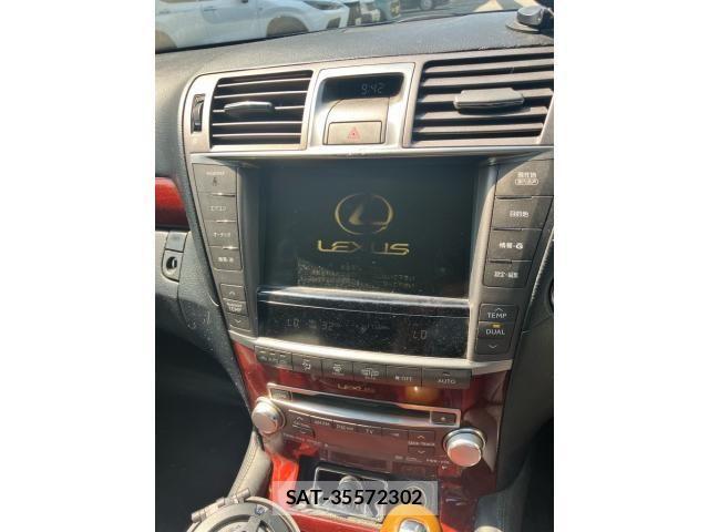 Lexus LS 2011-09 8245728-18