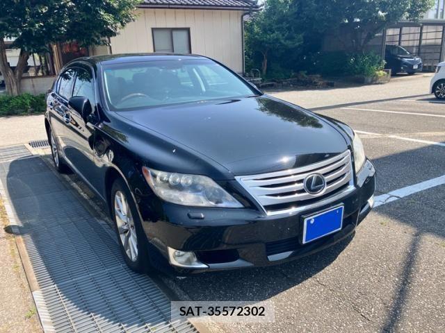 Lexus LS 2011-09 8245728-2