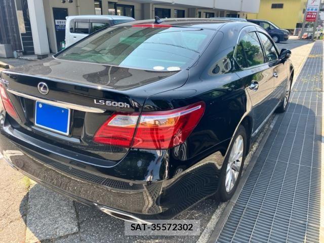 Lexus LS 2011-09 8245728-3